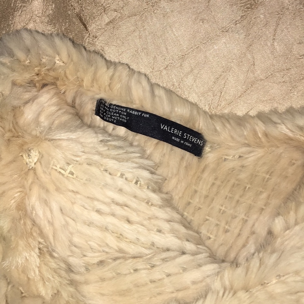 VALERIE STEVENS Rabbit Fur Shawl - Picture 3 of 6